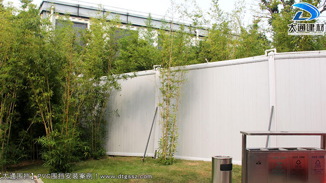 PVC臨時(shí)施工圍擋安裝案例展示-PVC圍擋-深圳市大通建材有限公司鋼圍擋生產(chǎn)定制廠家