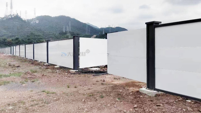 建筑工地大門(mén)-施工大門(mén)-鋼結(jié)構(gòu)烤漆雙開(kāi)門(mén)-工地大門(mén)-深圳市大通建材有限公司鋼圍擋生產(chǎn)定制廠家